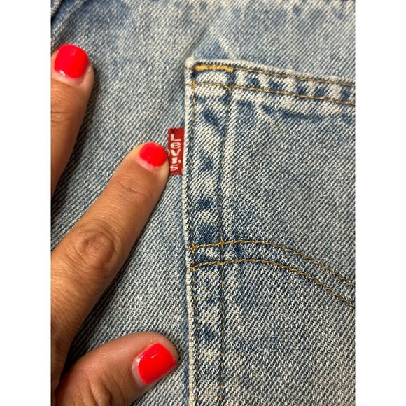 VTG 90s Levi's Women's Light Wash Denim Jean 9" Shorts 550 W 33" Jorts - Picture 11 of 11